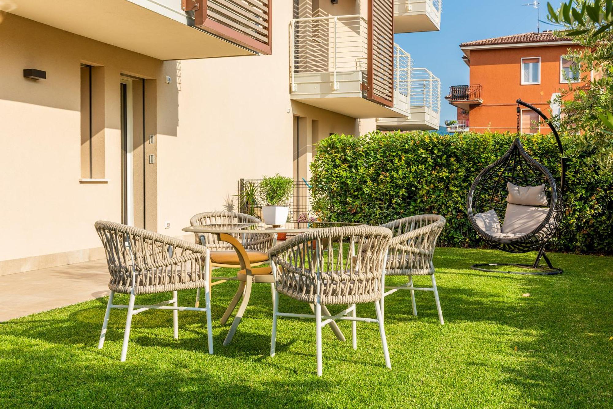 Lifestyle Apartments Dante Bardolino Exterior photo