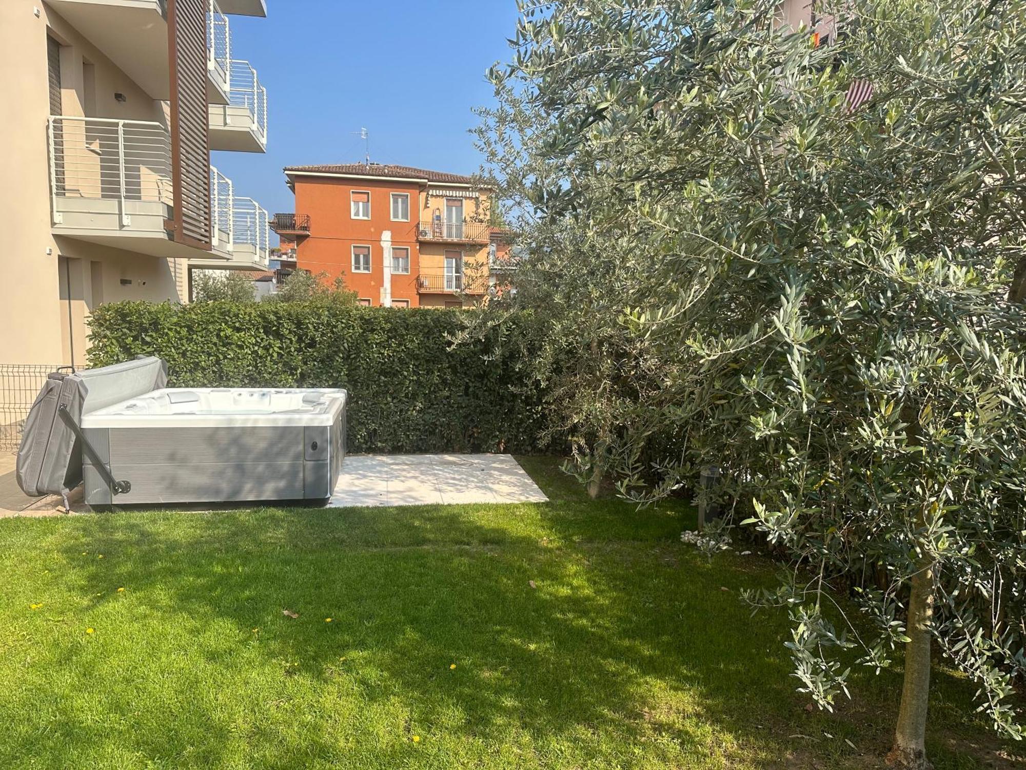 Lifestyle Apartments Dante Bardolino Exterior photo